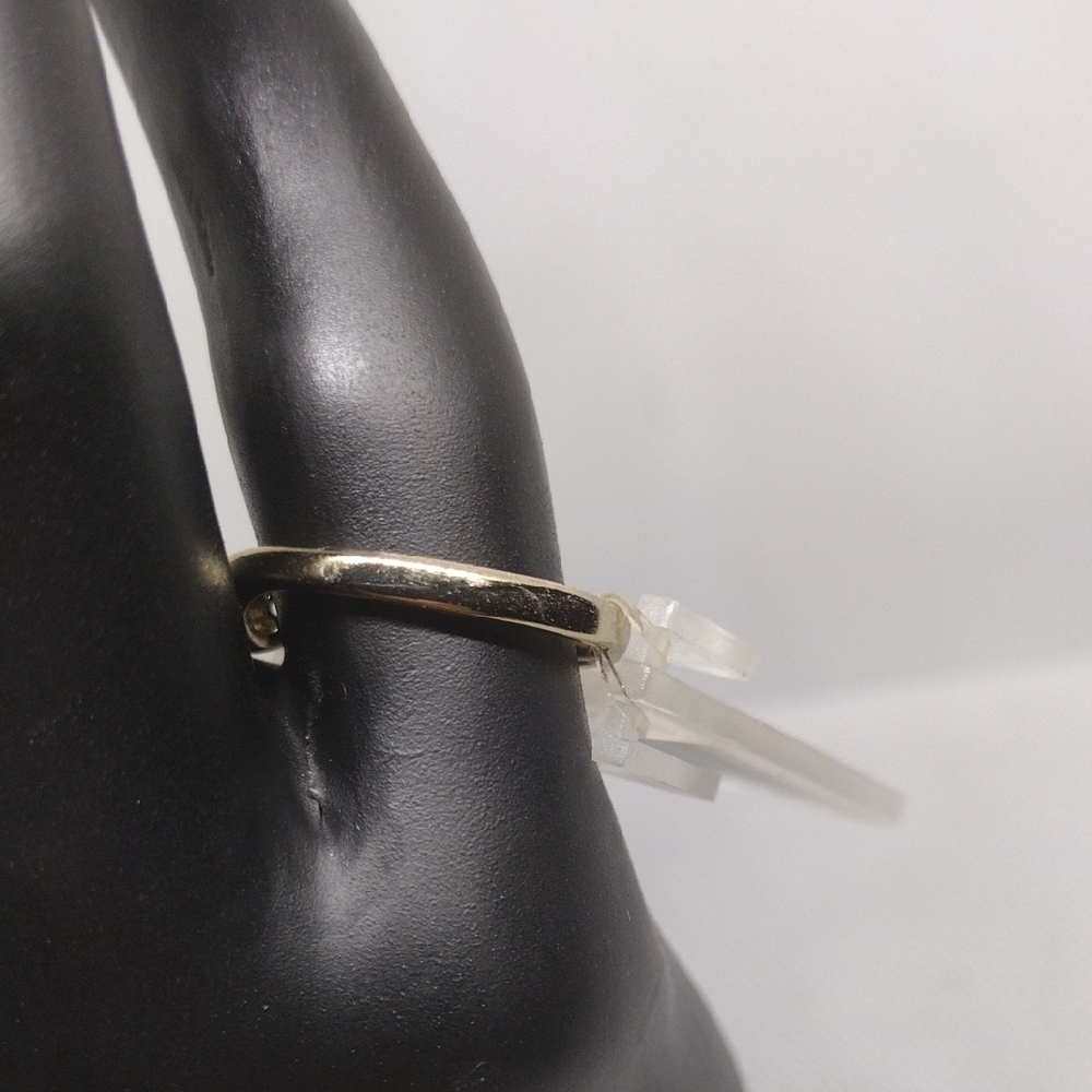 ✨ Elegant Gold-Tone Ring with Glass Center Stone | Size L | Timeless Statement - Picture 2 of 3